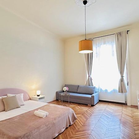 Hogyes Endre Apartment บูดาเปสต์ ภายนอก รูปภาพ